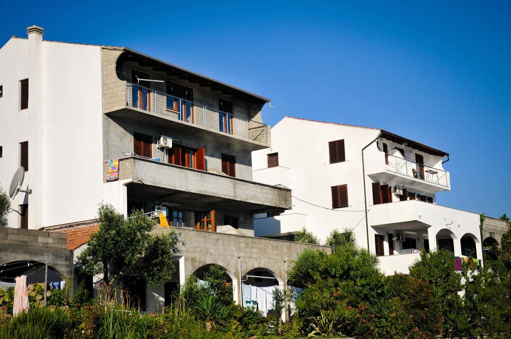 Apartments Adrialuka Dubrava  Buitenkant foto